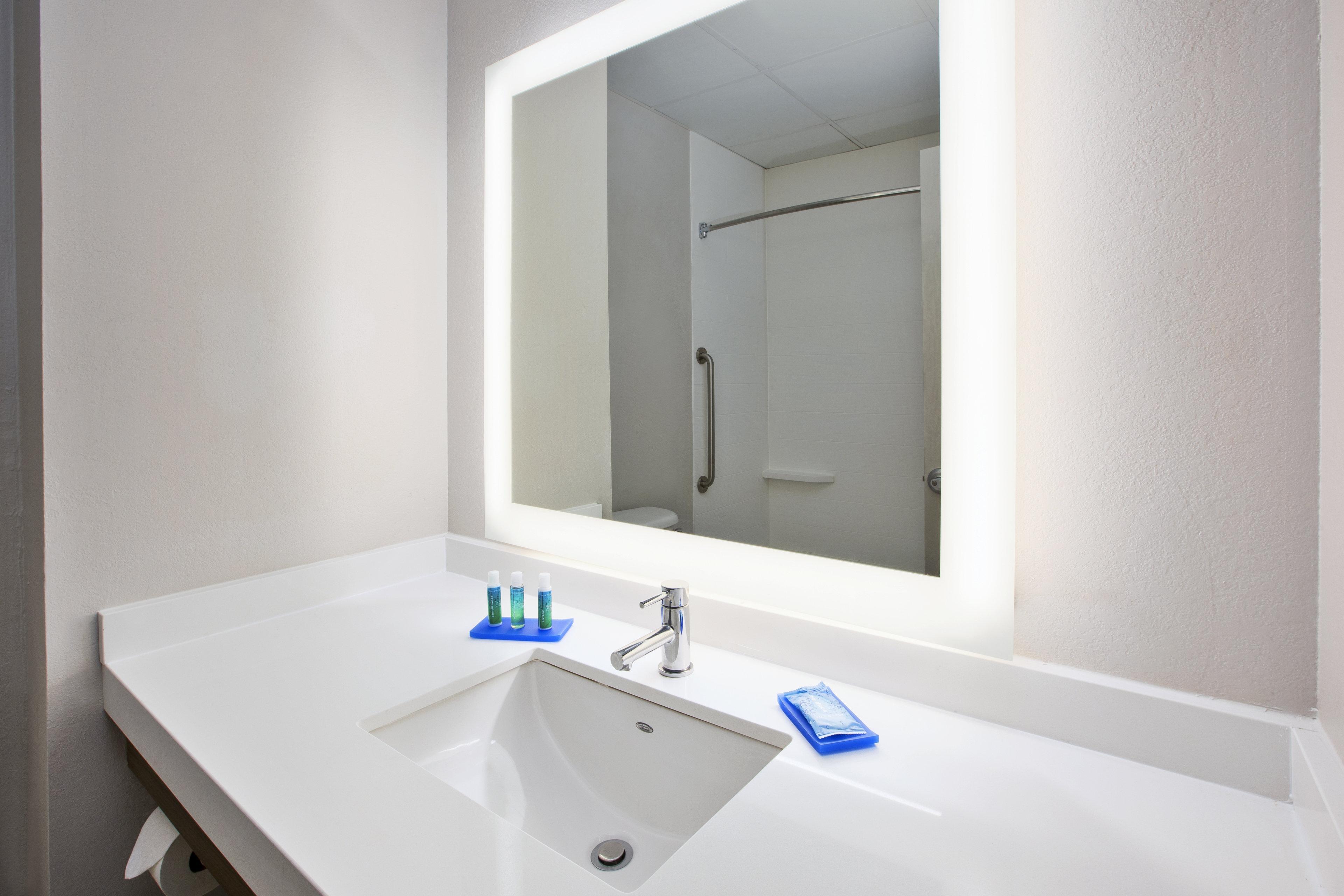 Holiday Inn Express Hotel & Suites Manchester Conference Center By Ihg Exteriér fotografie