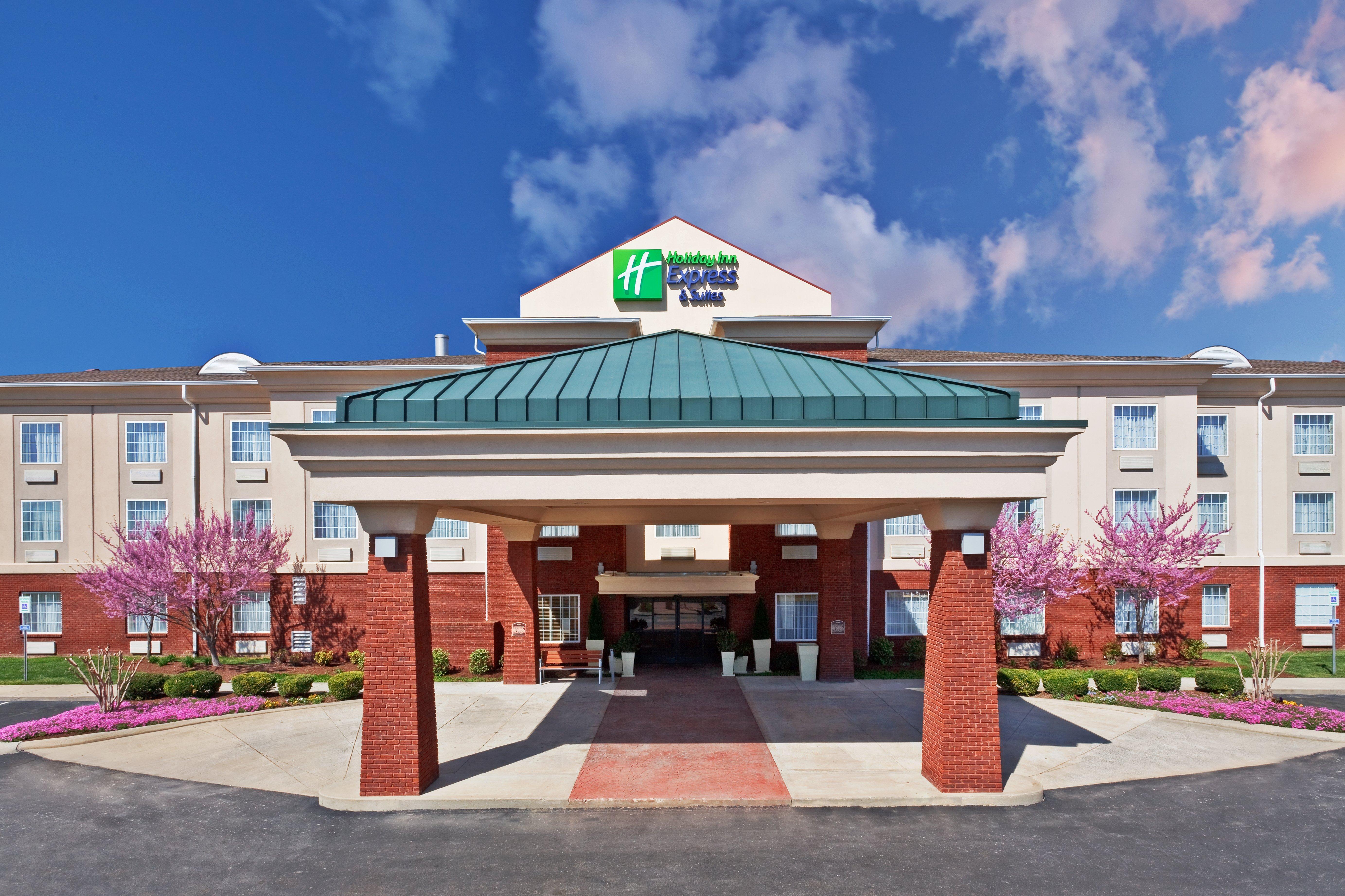 Holiday Inn Express Hotel & Suites Manchester Conference Center By Ihg Exteriér fotografie